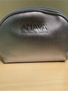 AHAVA Dead Sea Bath Crystals with Silver Metallic Toiletry Pouch
